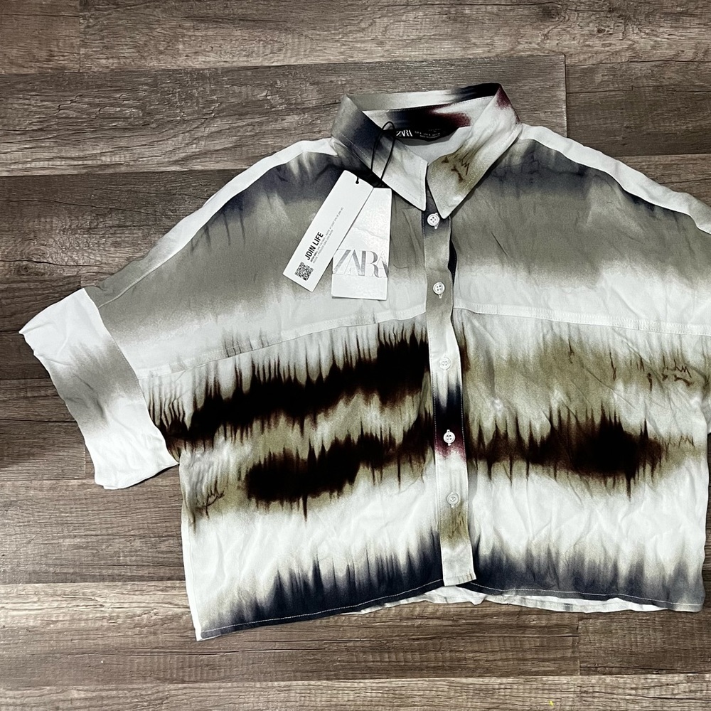 💕 Zara Women’s Multicolor Button Up Blouse Size Small. (New with tags) 💕
